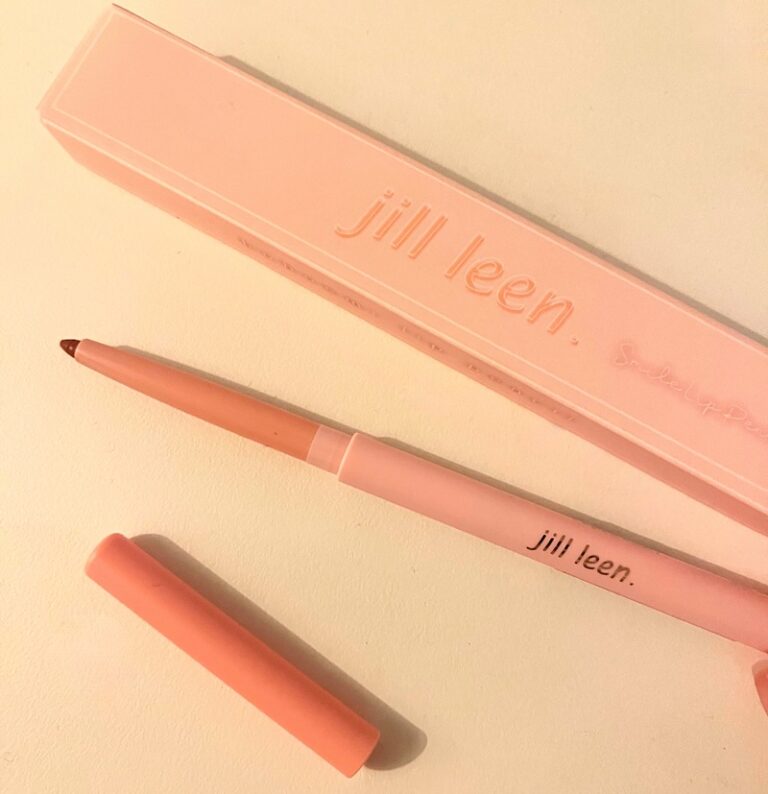 自然な微笑みリップが叶う♡jill leen. 微笑唇リップペンシル